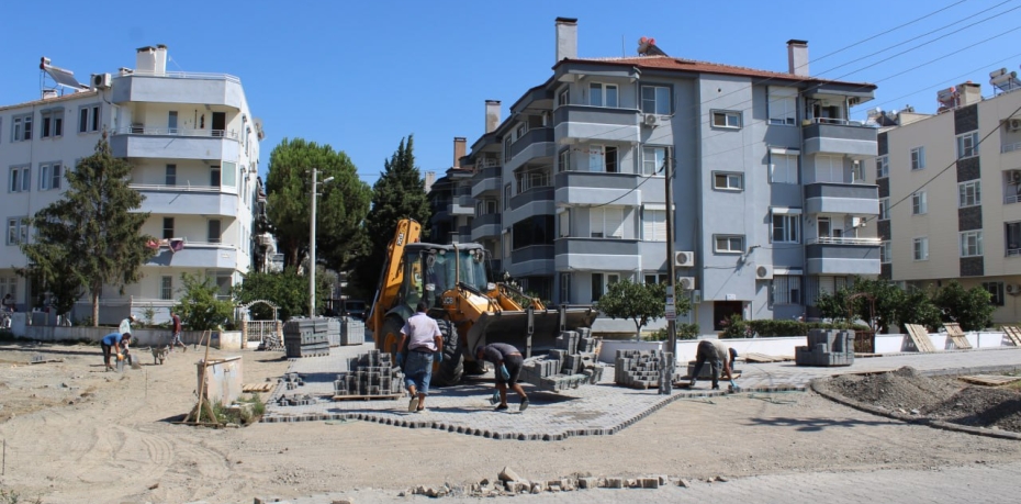 Edremit'te Yol ve Park Çalışmaları Hız Kesmiyor