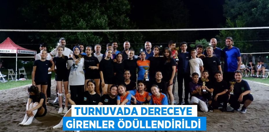 TURNUVADA DERECEYE GİRENLER ÖDÜLLENDİRİLDİ