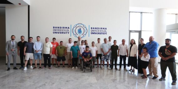 Engelsiz Dalış Kursiyerlerinden Rektöre Ziyaret