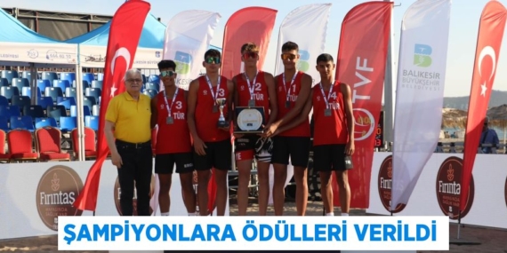 ŞAMPİYONLARA ÖDÜLLERİ VERİLDİ