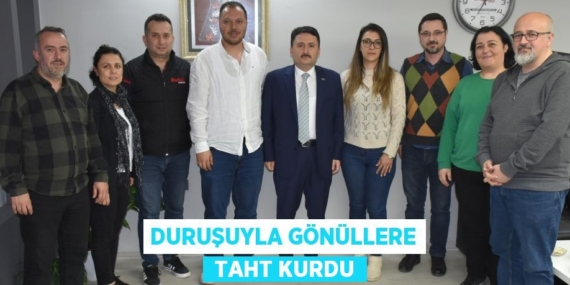 Duruşuyla gönüllere  taht kurdu