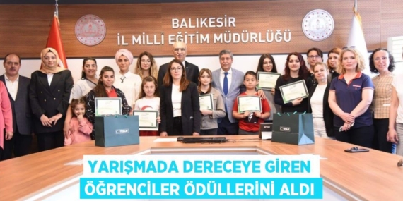 YARIŞMADA DERECEYE GİREN ÖĞRENCİLER ÖDÜLLERİNİ ALDI