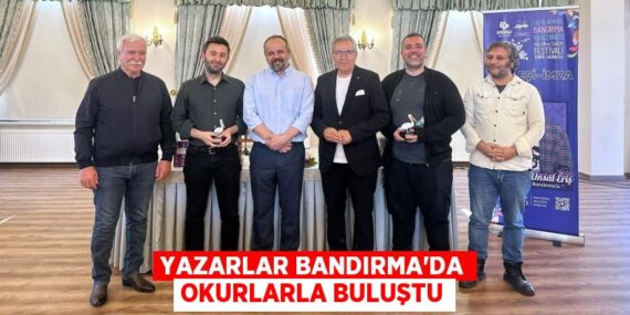 YAZARLAR BANDIRMA’DA OKURLARLA BULUŞTU