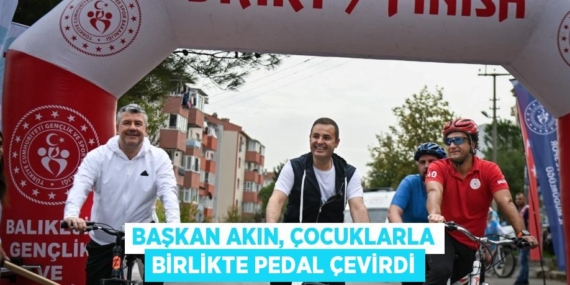 BAŞKAN AKIN, ÇOCUKLARLA BİRLİKTE PEDAL ÇEVİRDİ