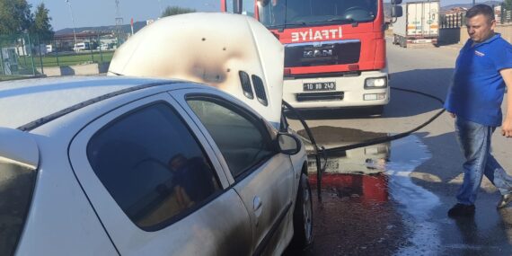 Balıkesir’de araç yangını