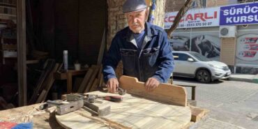 75 yaşındaki marangoz ustası Şentürk: "Eti senin kemiği benim dönemi bitti"
