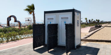 Karmod, Balıkesir'deki mavi bayraklı plajlar için tuvalet kabinleri üretti