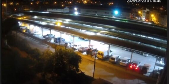 SINDIRGI’DA DEPREM ANI GÜVENLİK KAMERASINDA