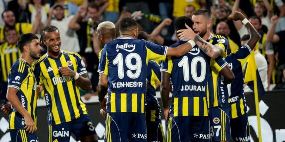 Fenerbahçe, ligdeki ilk galibiyetini aldı