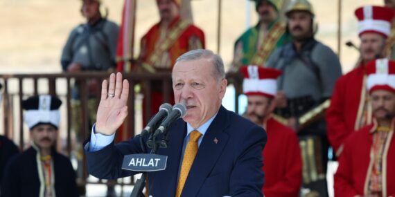 Cumhurbaşkanı Erdoğan: “Ahlat Kızılelma’nın anahtarıdır”