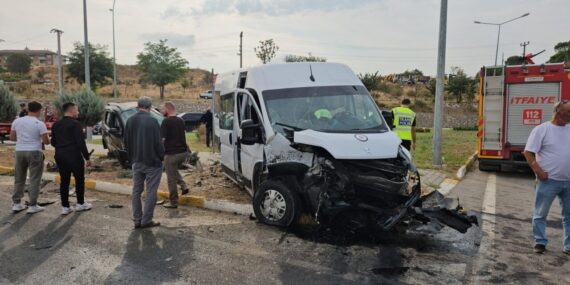 Sındırgı’da trafik kazası: 4 yaralı