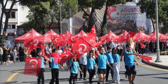 30 Ağustos Zafer Bayramı kutlanıyor