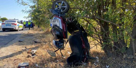 Aracın çarptığı motosikletin sürücüsü hayatını kaybetti
