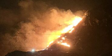 Balıkesir Marmara Adası'nda çıkan yangına müdahale ediliyor