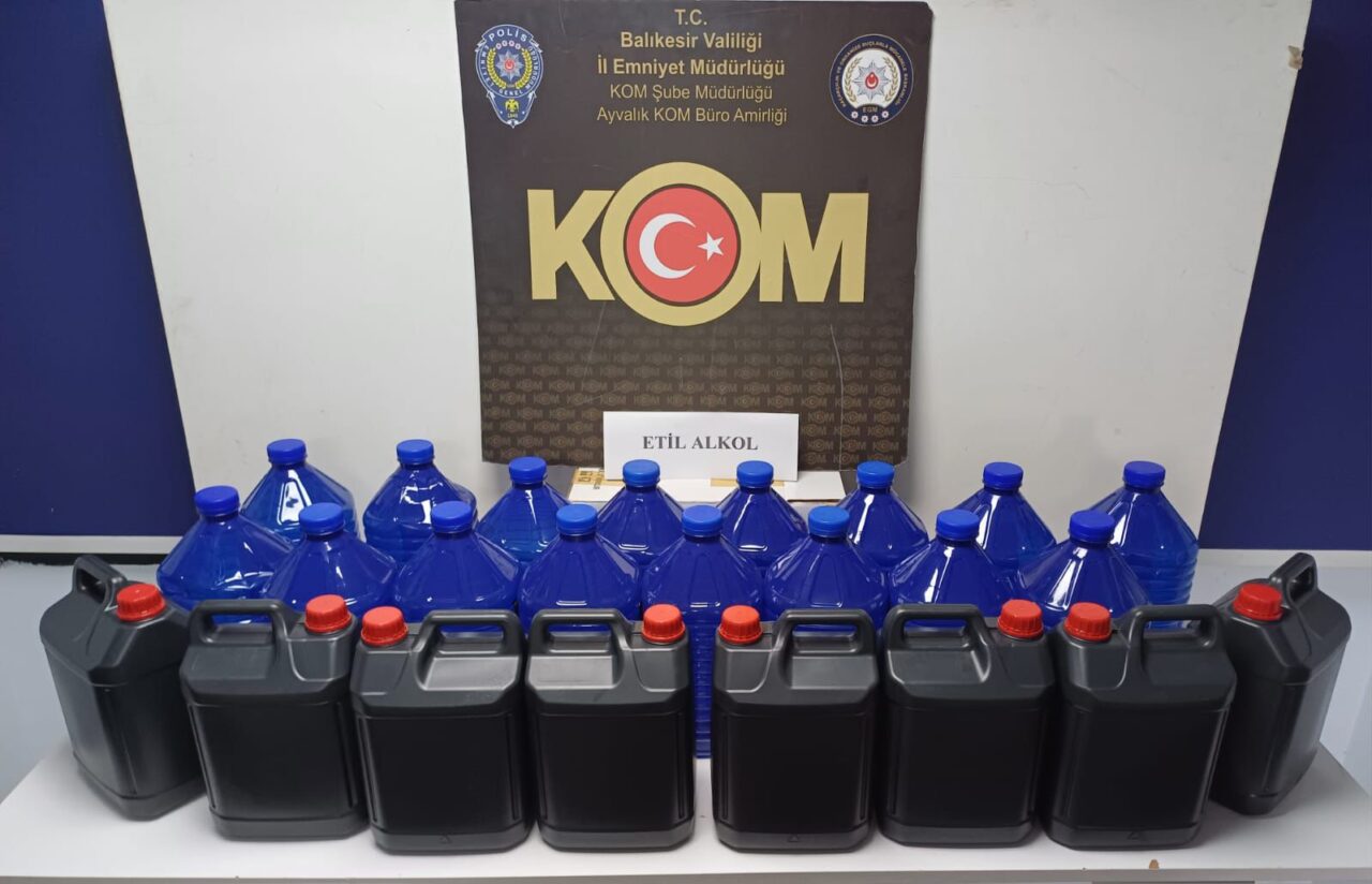 Balıkesir'de 120 litre kaçak alkol ele geçirildi