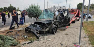 Balıkesir'de işçi servisi ile hafif ticari araç çarpıştı, 4 kişi yaralandı