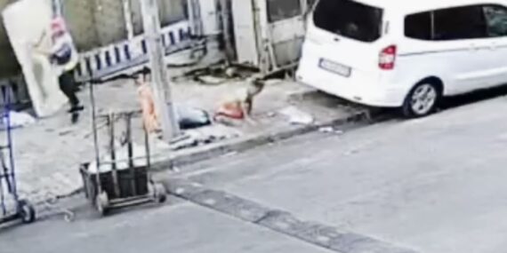 Balkondan düşen 4 yaşındaki çocuğun görüntüleri kameraya yansıdı