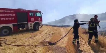 Belediye itfaiyesinde staj yapan kadın stajyerler, cesaretiyle dikkat çekti