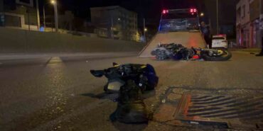 Bursa’da motosiklet işletme girişine çarptı: 2 ağır yaralı