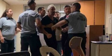 Bursa’da otomobil motosiklete çarptı: 2 yaralı