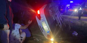 Çorum’da virajı alamayan otomobil devrildi: 5 yaralı