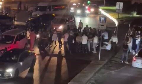 Esenyurt’ta düğün çıkışı taraflar birbirine girdi: O anlar kamerada