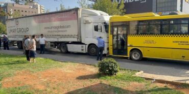 Gaziantep’te durakta yolcu alan halk otobüsüne tır çarptı: 2’si ağır 3 yaralı