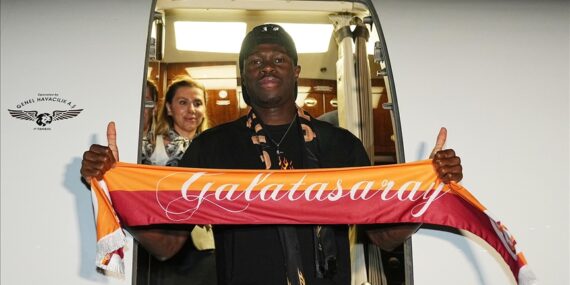 Wilfried Singo, Galatasaray için İstanbul’da