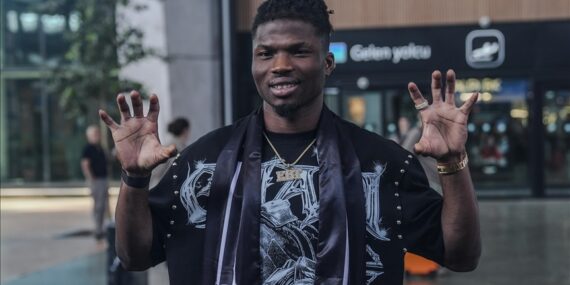 Beşiktaş tarihindeki ikinci Malili futbolcu; El Bilal Toure