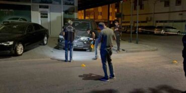 Husumetlileri, önce evini ve arabasını daha sonra dükkanını kurşunladı