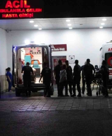 Husumetlilerin silahlı ve bıçaklı kavgasında 3 kişi yaralandı