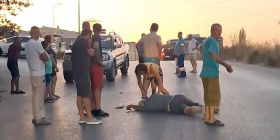 Kuşadası’nda otomobil ile motosiklet kafa kafaya çarpıştı: 1 ölü