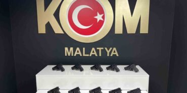 Malatya’da yolcu otobüsünde 10 ruhsatsız tabanca ele geçirildi