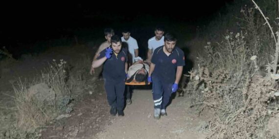 Motosiklet uçurumdan yuvarlandı: 1 Ağır yaralı
