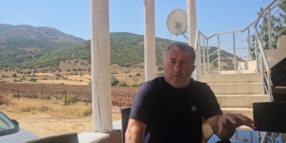 Sulama kanalına düşen inek, 5 saatlik çalışmayla kurtarıldı