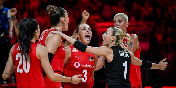 A Milli Kadın Voleybol Takımı, Dünya Şampiyonası’nın ilk maçında İspanya’yı 3-0 yendi