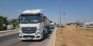 Tırla çarpışan Tofaş’taki 2 kişi yaralandı