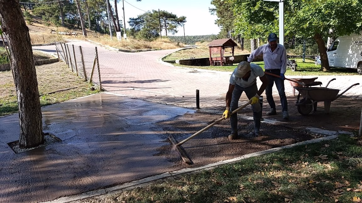 Dursunbey'de Yol ve Altyapı Çalışmaları Hız Kesmiyor