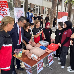 Balıkesir'de İlk Yardım Günü Etkinliği Düzenlendi