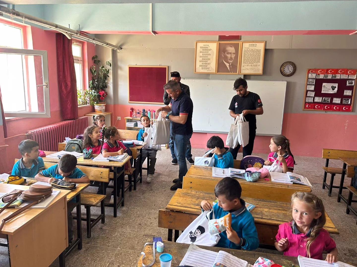 Başkan Yardımcısı Gökçe’den Kırsal Mahalle Okullarına Ziyaret