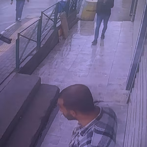 POMPALI TÜFEKLE DEHŞET KAMERADA...HUSUMETLİSİNİ BÖYLE VURDU BURSA'DA KORKU DOLU ANLAR YAŞANDI, TÜFEKLİ SALDIRI KAMERAYA YANSIDI