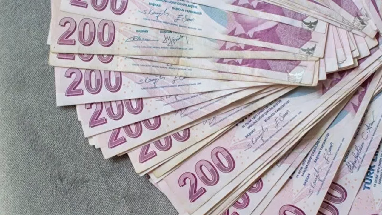 Bakan Göktaş duyurdu! 5 bin TL yardım parası hesaplara yattı