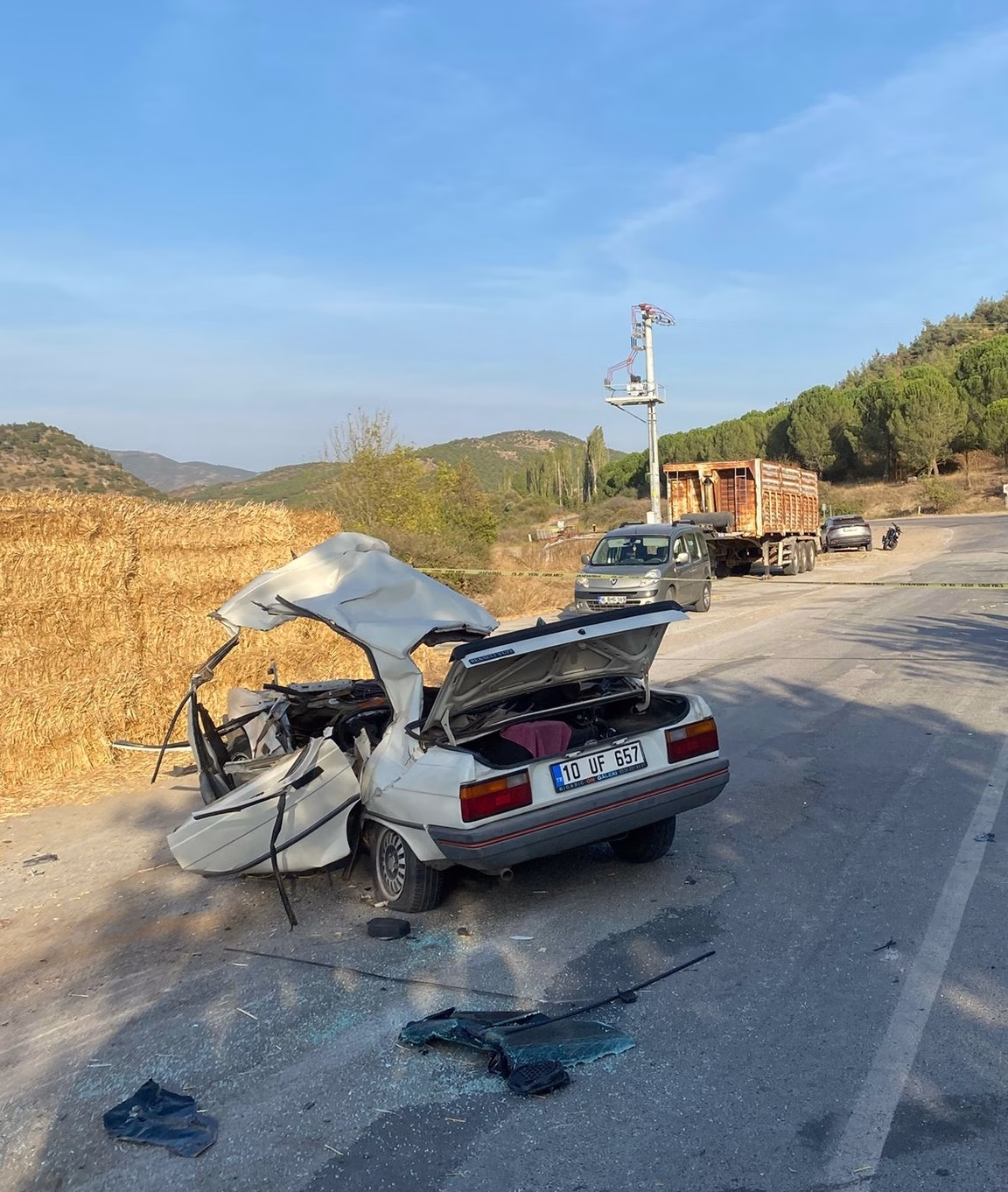 Balıkesir'de şarampole devrilen otomobilin sürücüsü öldü
