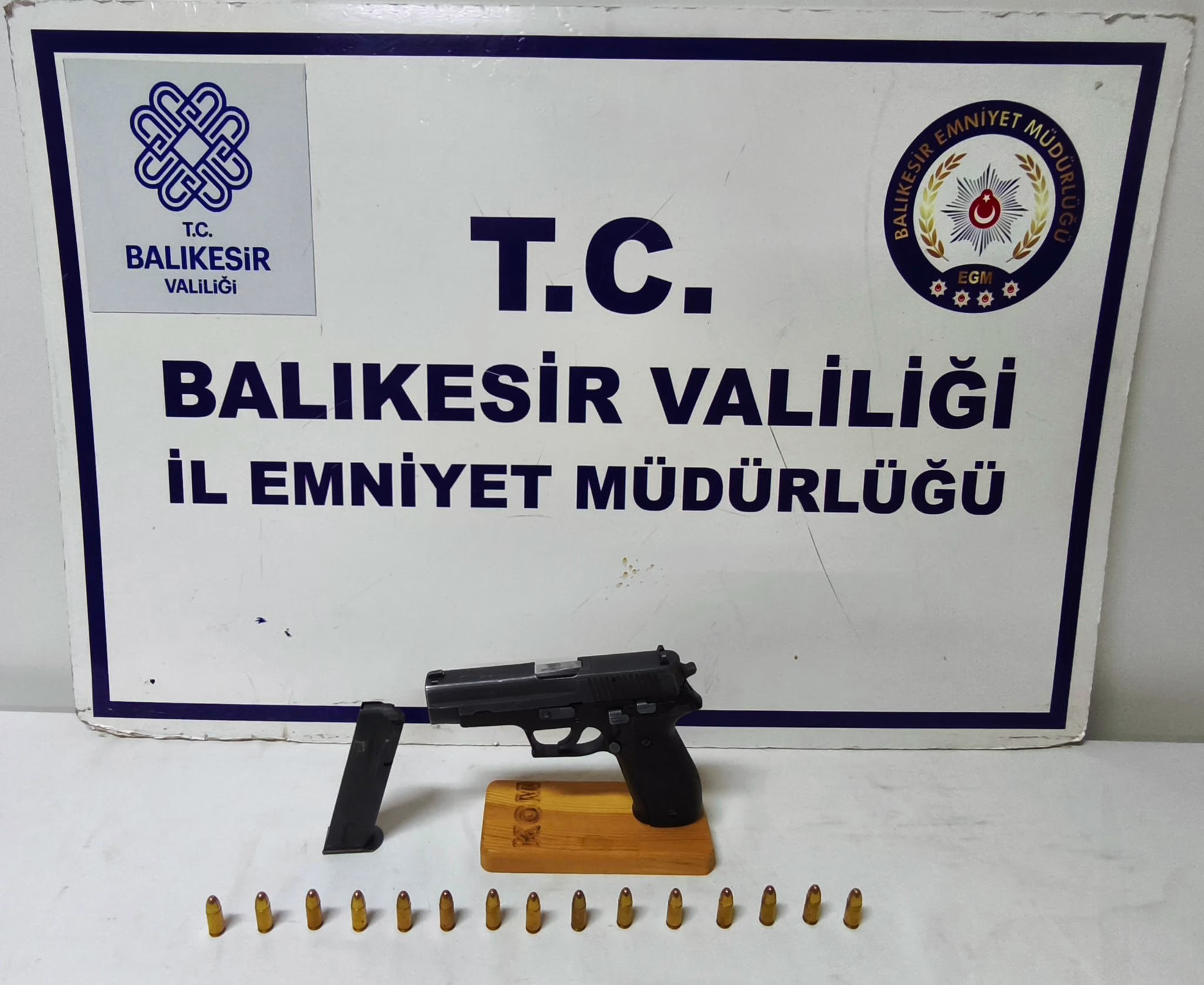 Edremit'te ruhsatsız silah ele geçirildi, 1 şüpheli yakalandı