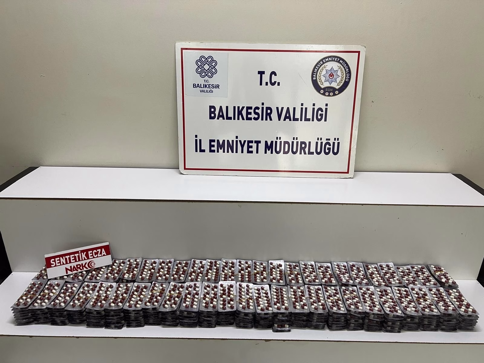 Edremit'te uyuşturucu operasyonunda 2 şüpheli yakalandı