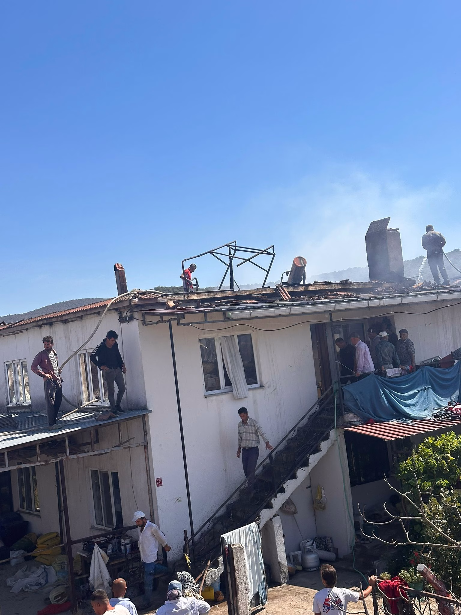 Sındırgı'da evde çıkan yangın söndürüldü