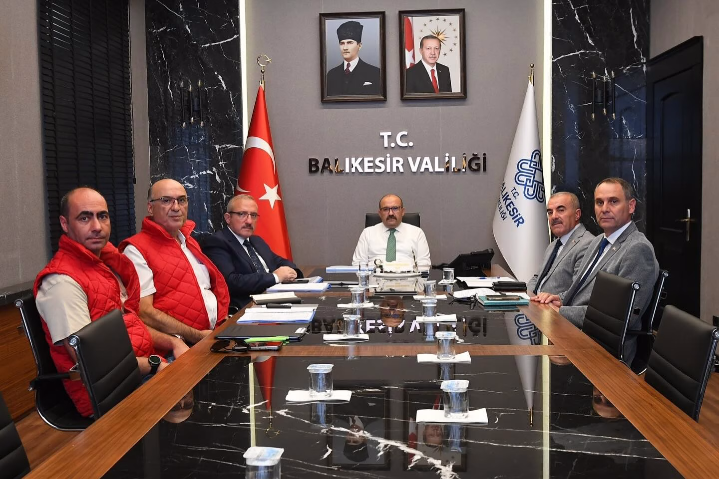 vali toplantı