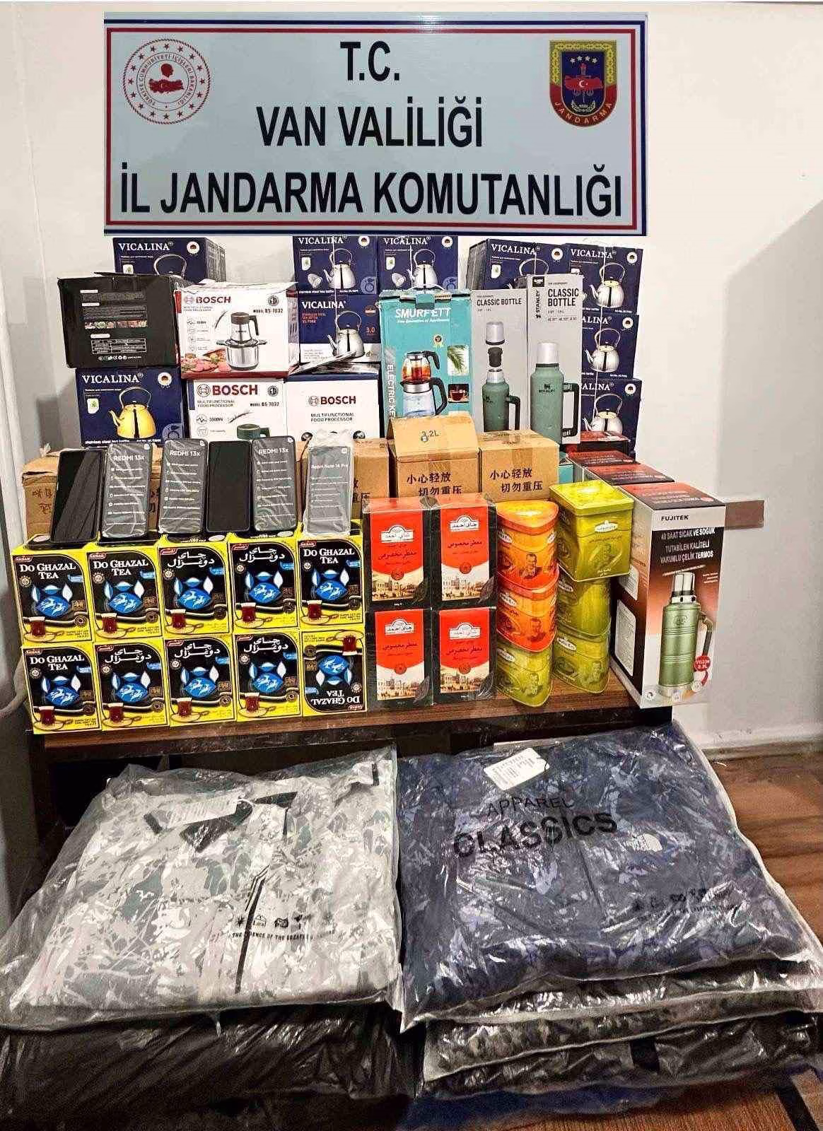 Van’da gümrük kaçağı malzemeler ele geçirildi