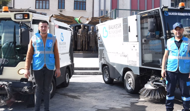 1044942637Büyüksehir'den sehrin dört bir yaninda temizlik seferberligi