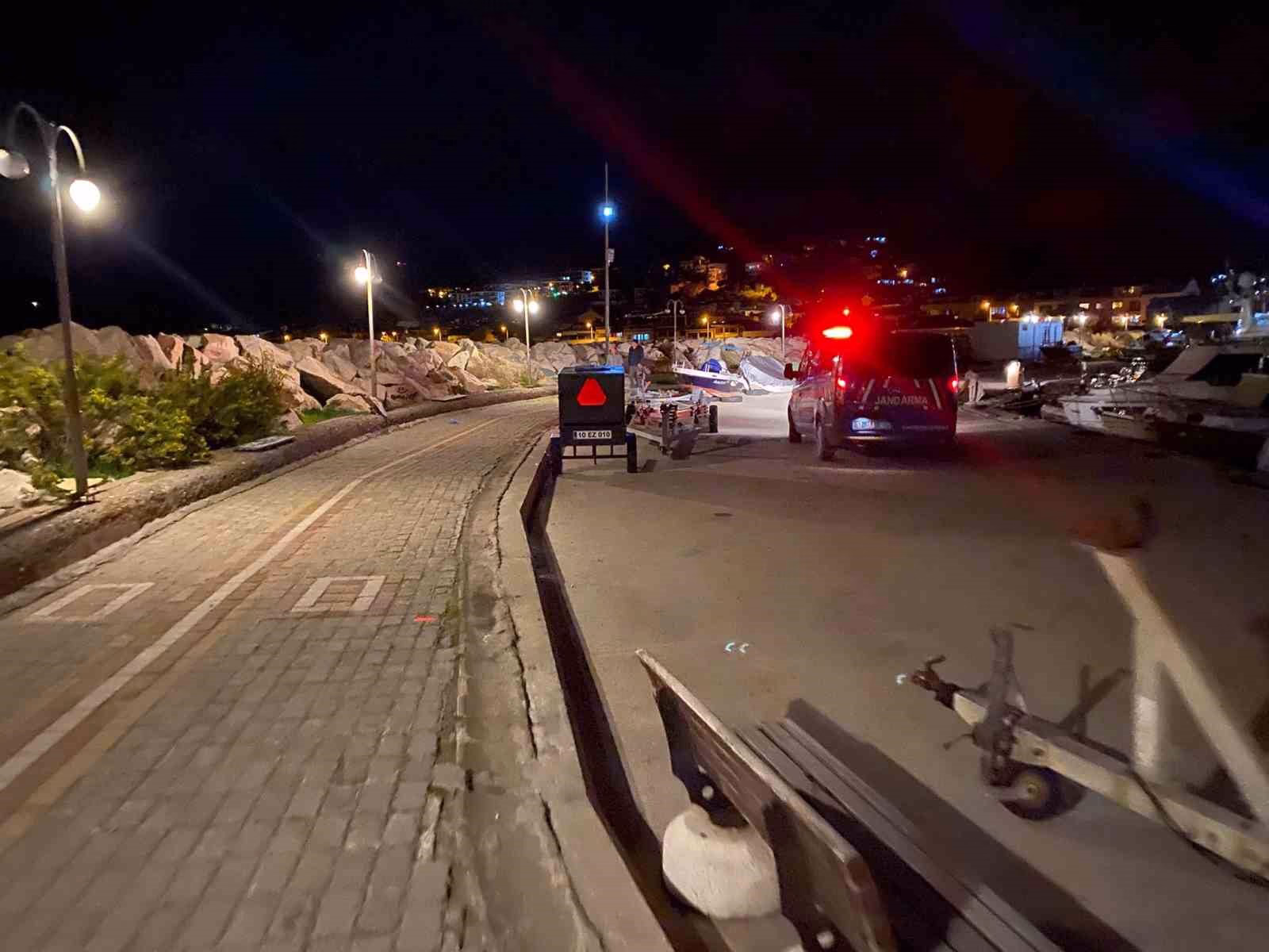 Ayvacık’ta bir kişi kayalıklarda ölü bulundu